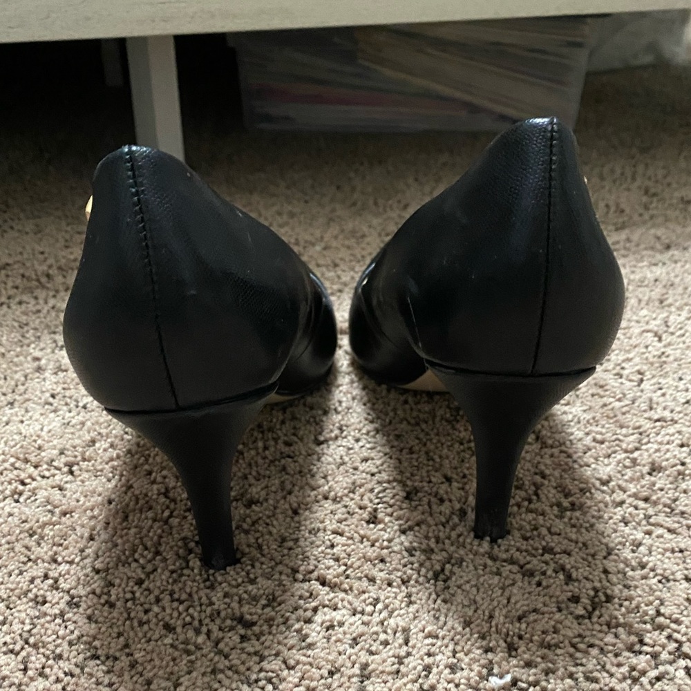 Black Pointed Toe Heels - Picture 3 of 7